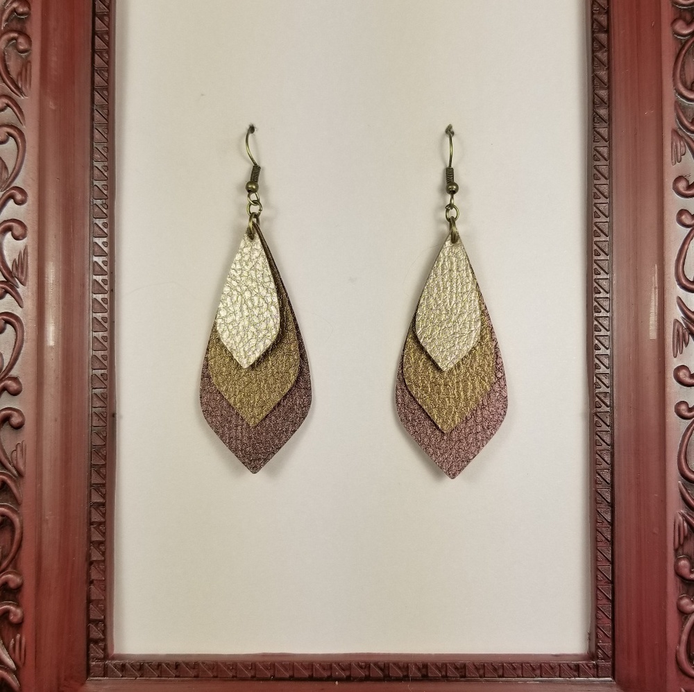 💎Handmade Faux Leather Earrings